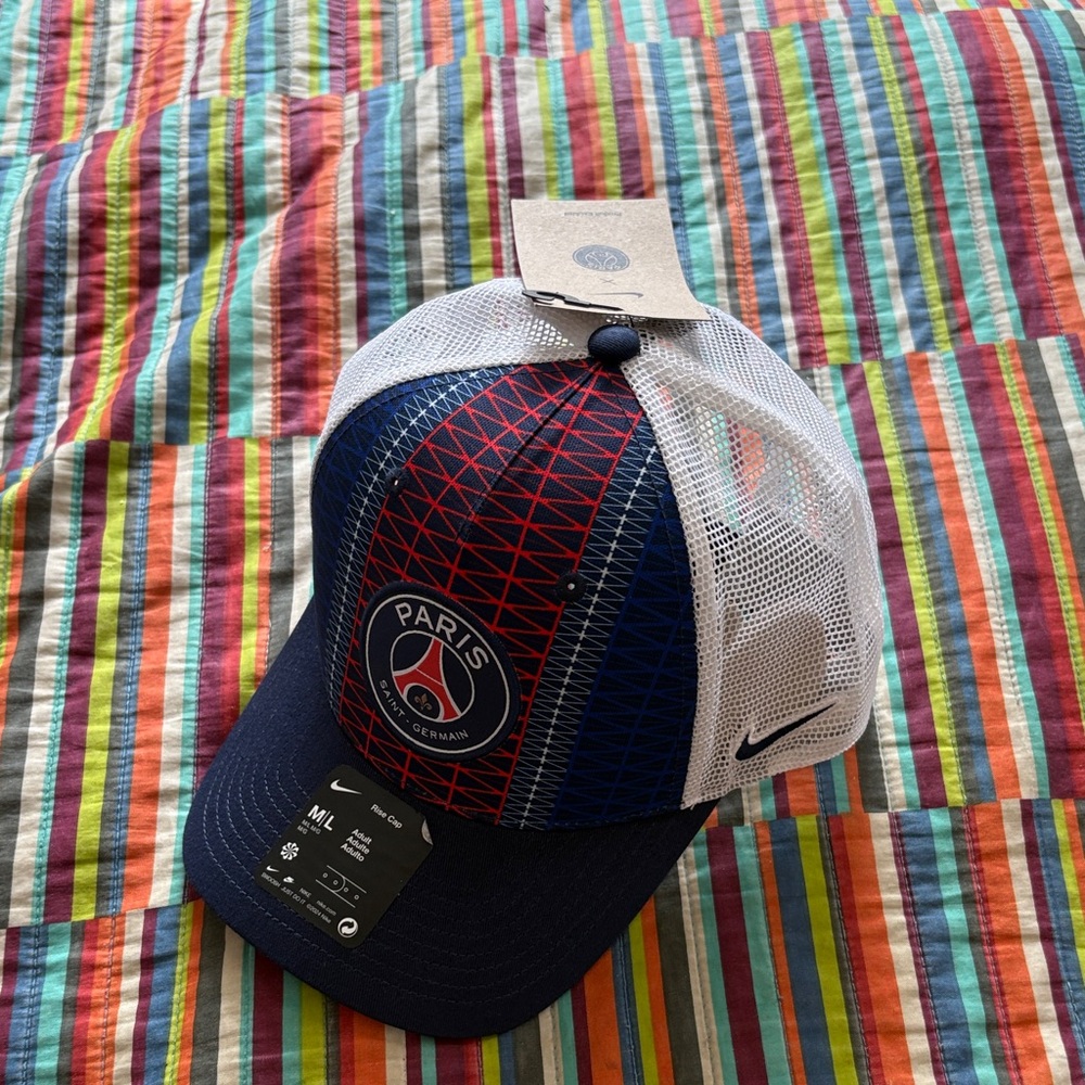 Nike Paris Saint-Germain Navy & Red Patterned Cap adjustable new tags